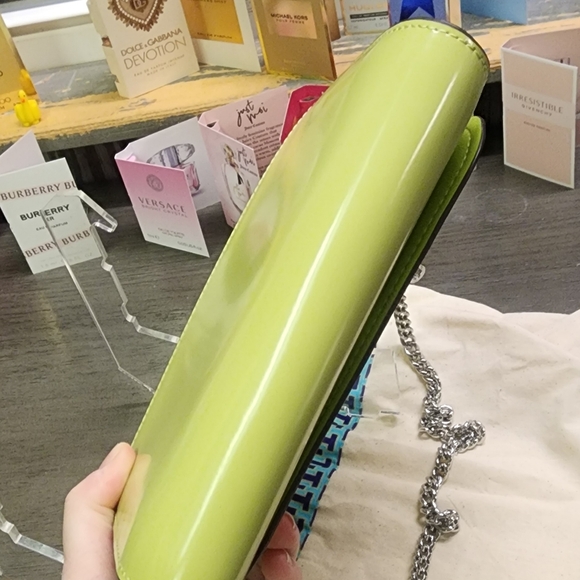 NWT Tory Burch Emerson Chain Wallet (Candy Lime) - Picture 10 of 13